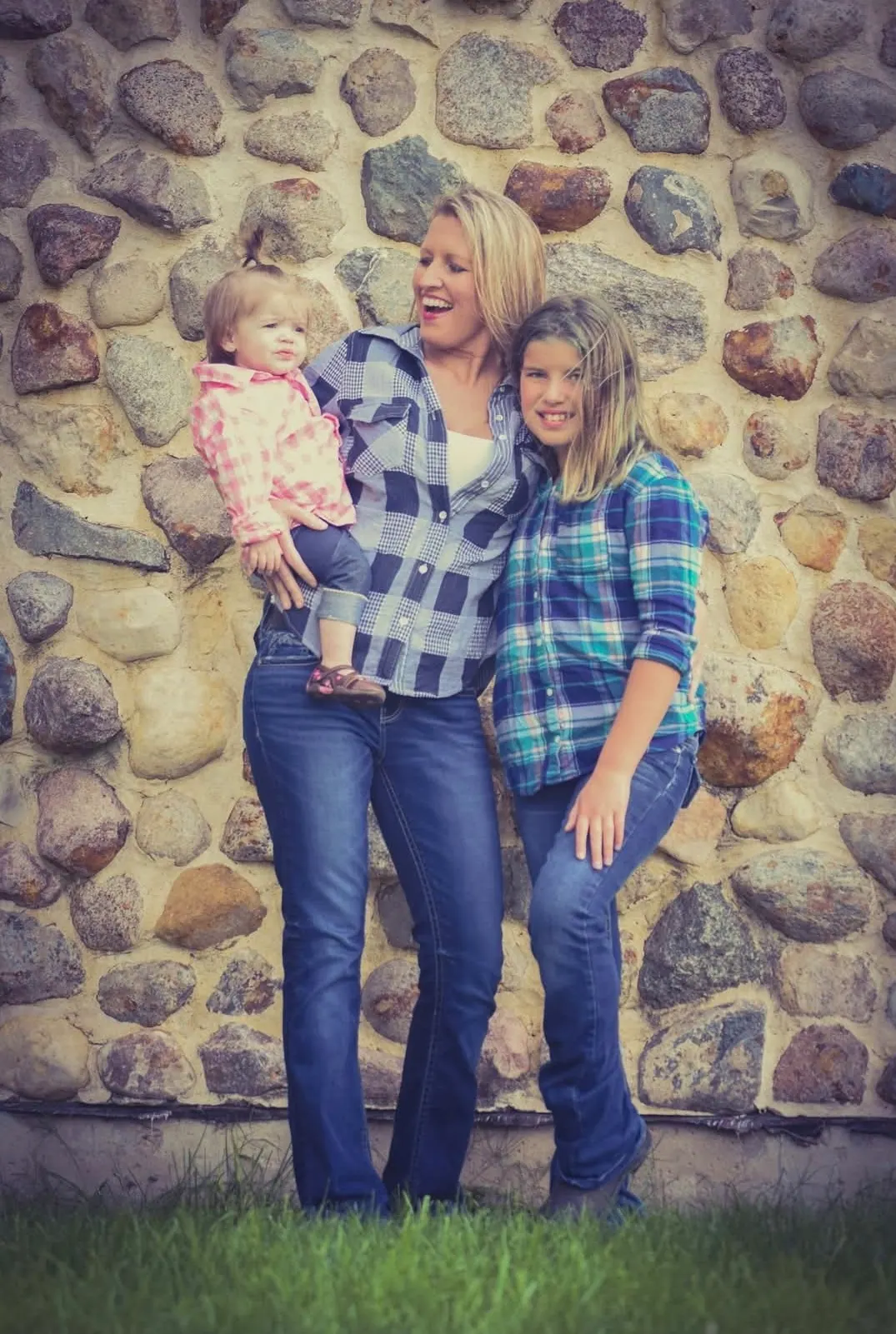 Joy with her daughters